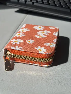 Floral Daisy Cardholder