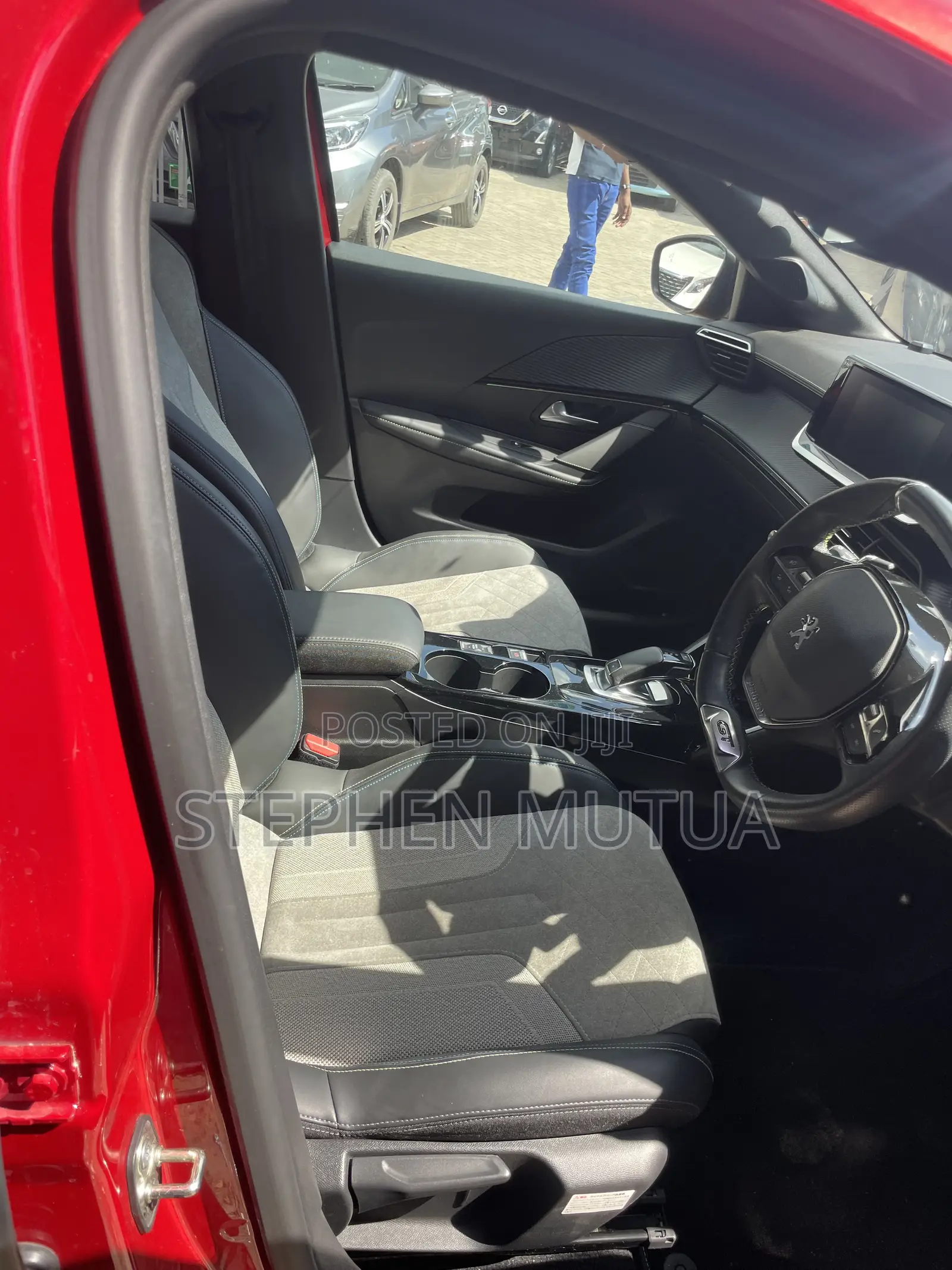 Peugeot 208 2021 Red