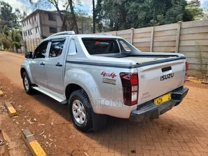 Isuzu D-MAX 2017 Silver