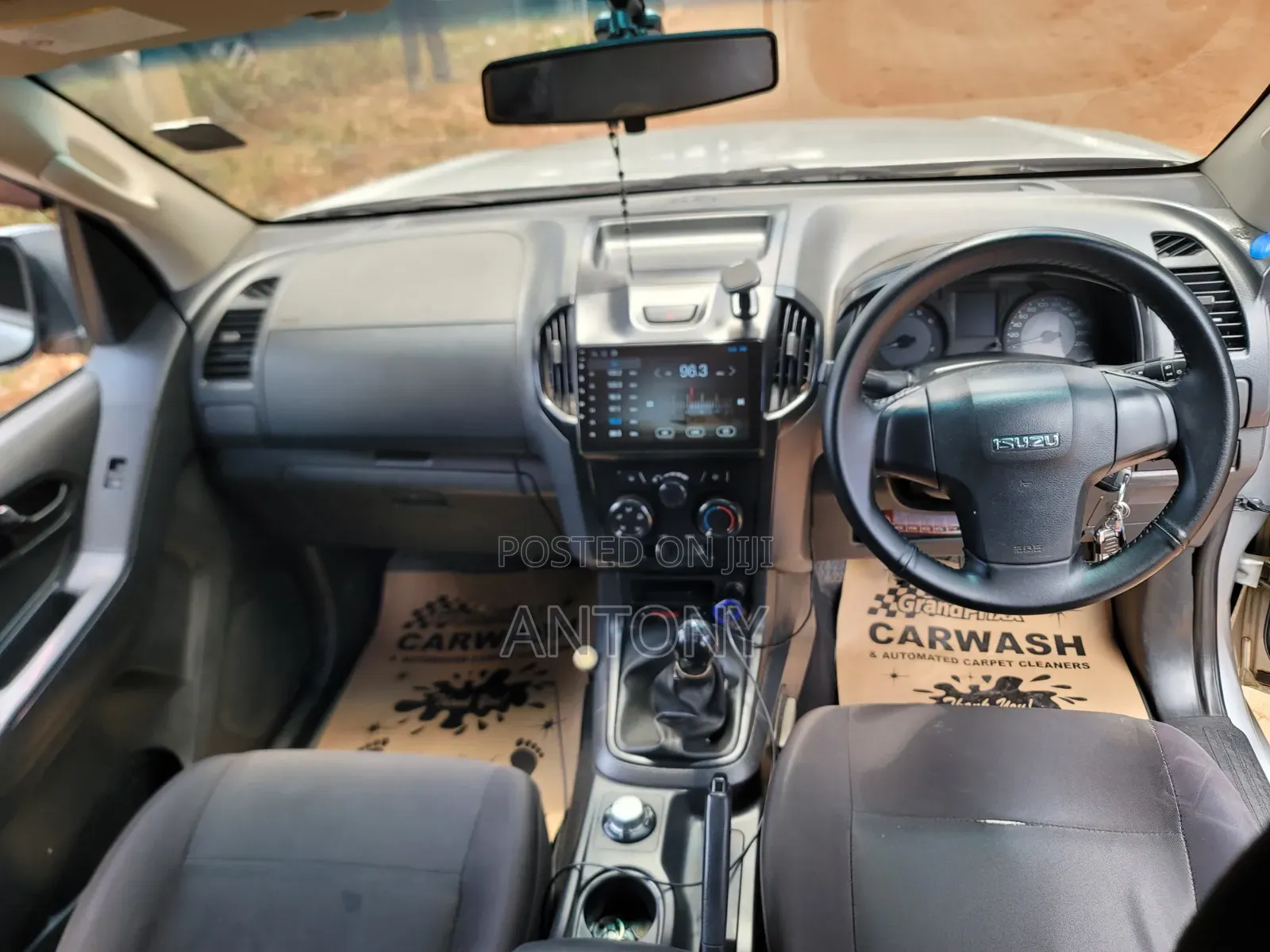 Isuzu D-MAX 2017 Silver