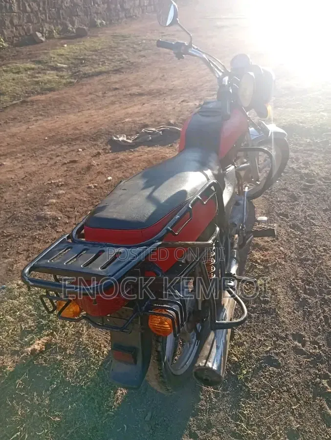 Bajaj Boxer 100 2026 Red