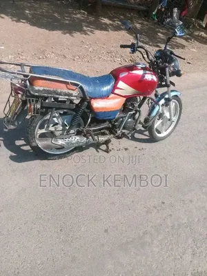 Bajaj Boxer 100 2026 Red