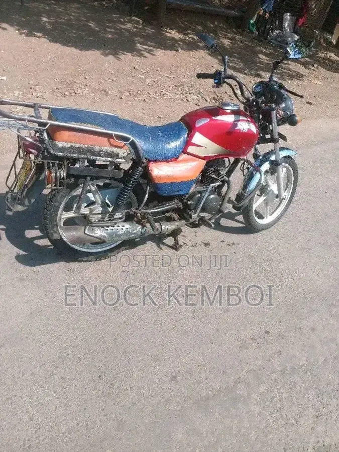 Bajaj Boxer 100 2026 Red