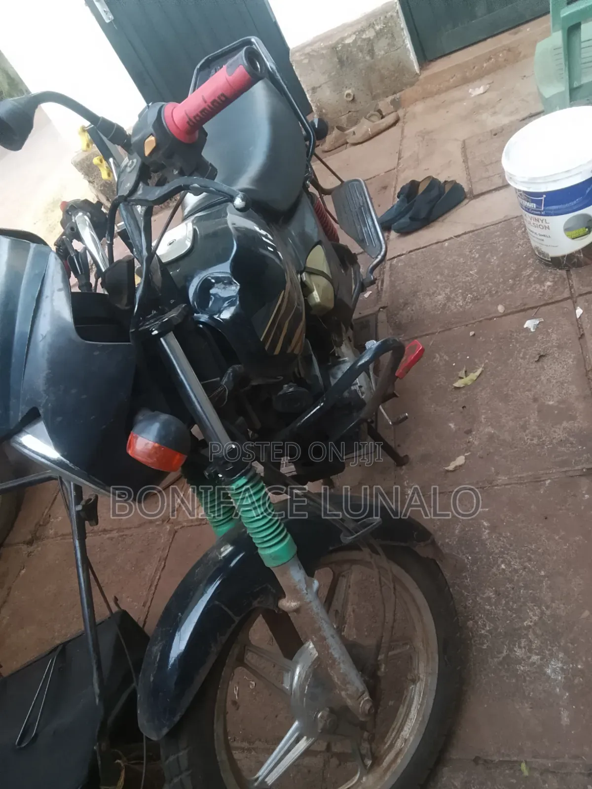 TVS HLX Plus ES 2022 Black