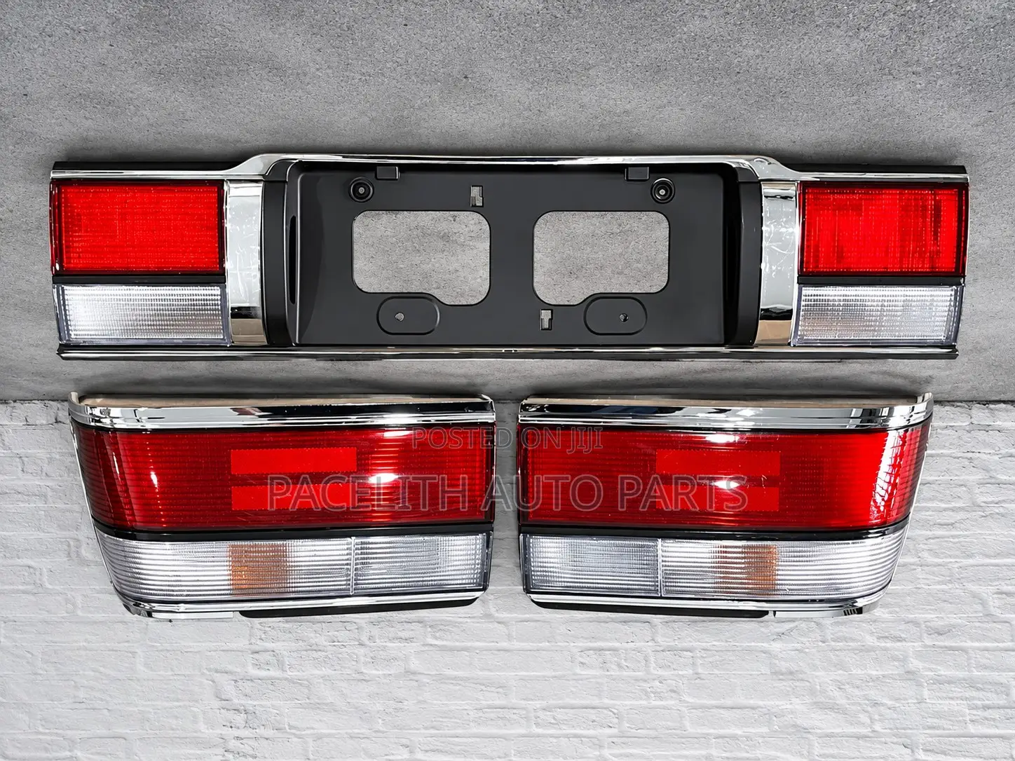 Tail Lamp / Light Set AE 90 / 91 Chrome