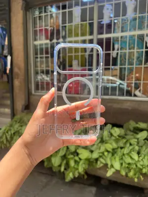 Crystal-Clear Phone Case With a Built-in Magnetic iPhone 16 Pro Max