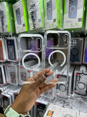 Crystal-Clear Phone Case With a Built-in Magnetic iPhone 16 Pro Max