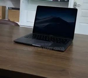 New Laptop Apple MacBook Pro 2020 32GB Intel Core i7 SSD 512GB