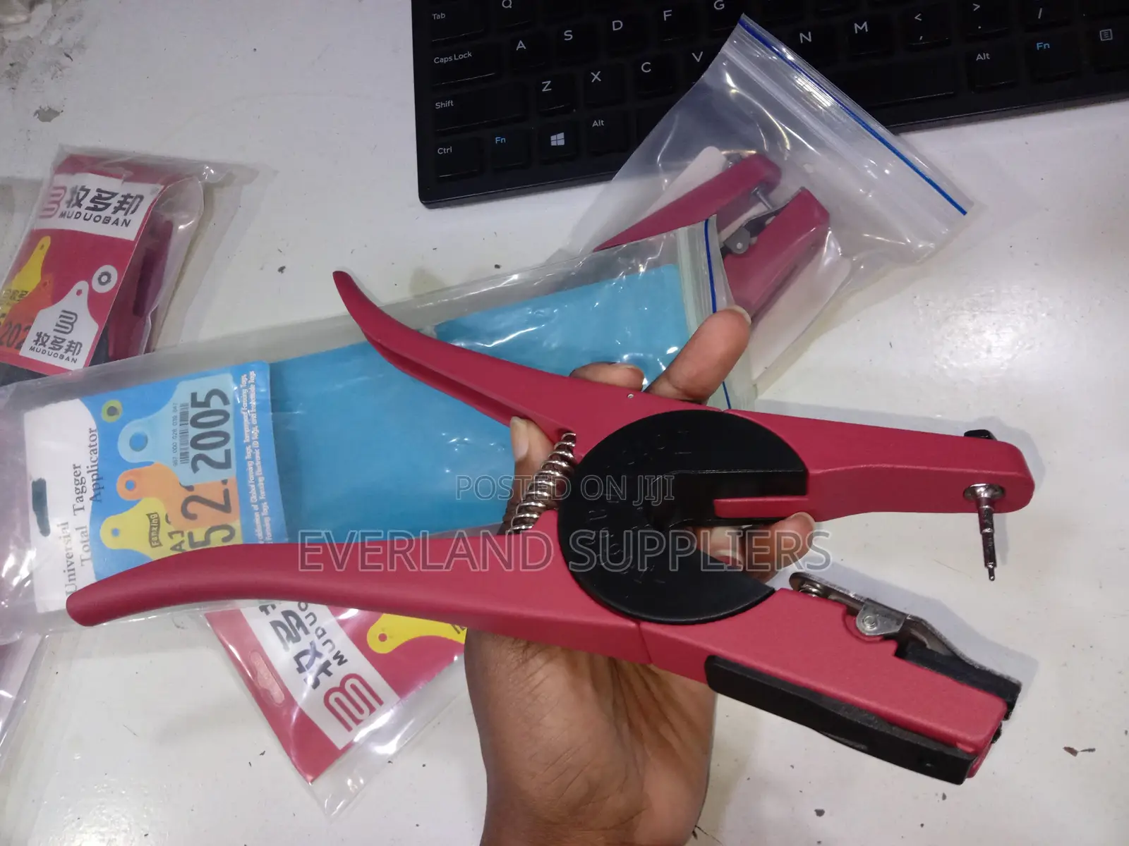 Quick-Grip Applicator for Ear Tags