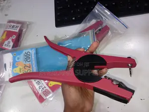 Quick-Grip Applicator for Ear Tags