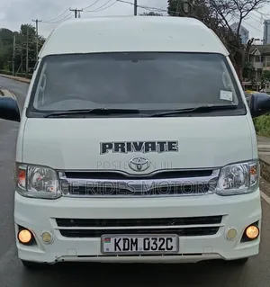 Toyota HiAce 2015 White