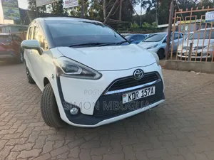 Toyota Sienta 1.5 FWD 2016 White