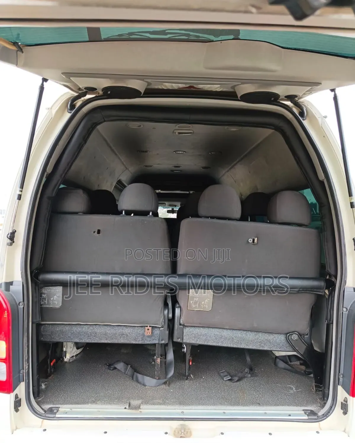 Toyota HiAce 2015 White
