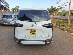 Toyota Sienta 1.5 FWD 2016 White