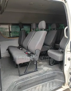 Toyota HiAce 2015 White