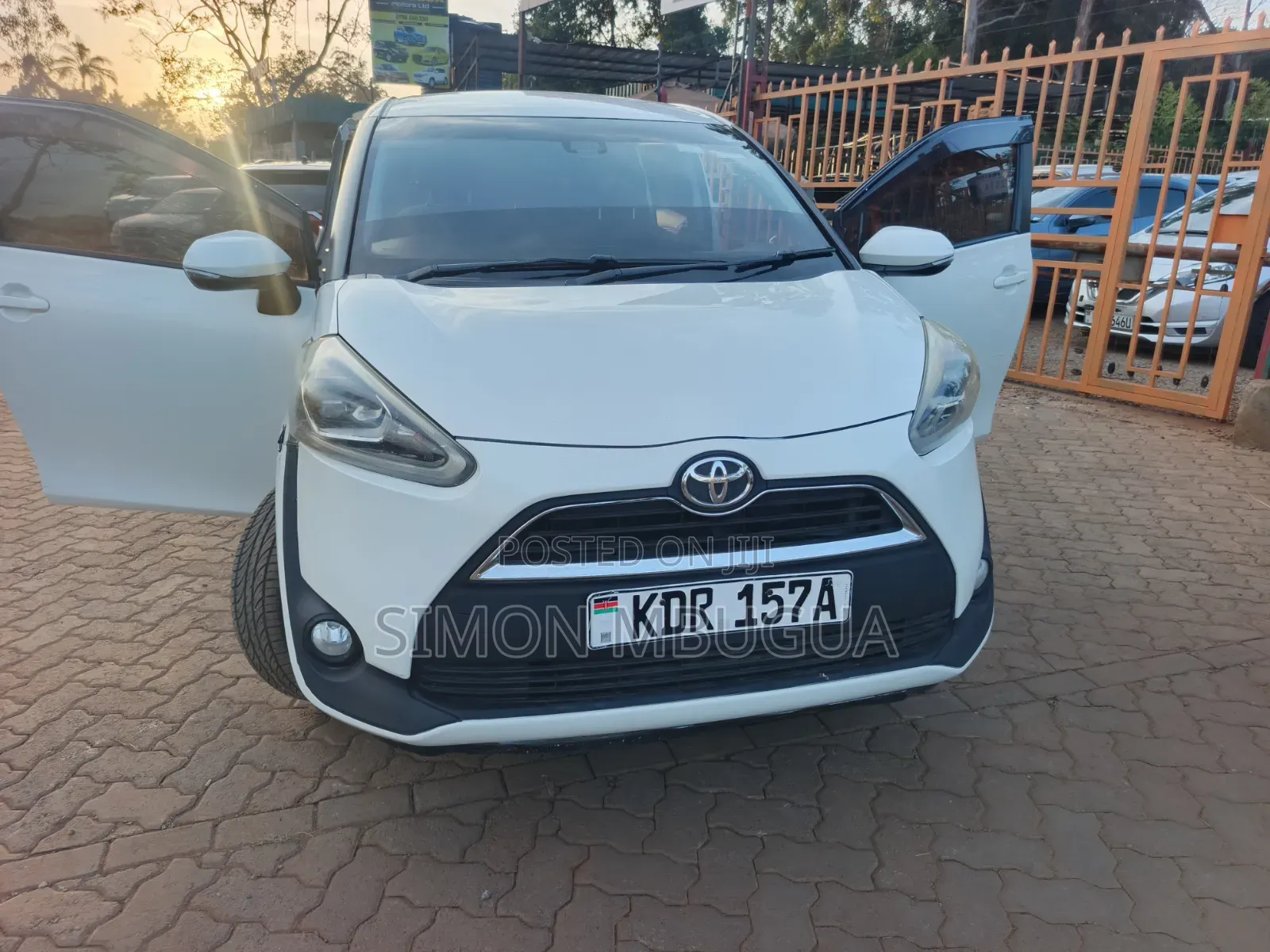 Toyota Sienta 1.5 FWD 2016 White