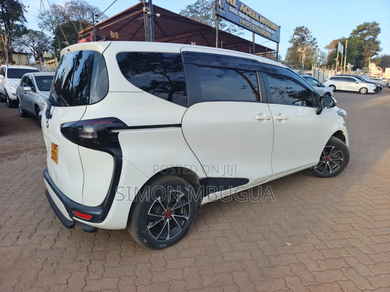 Toyota Sienta 1.5 FWD 2016 White