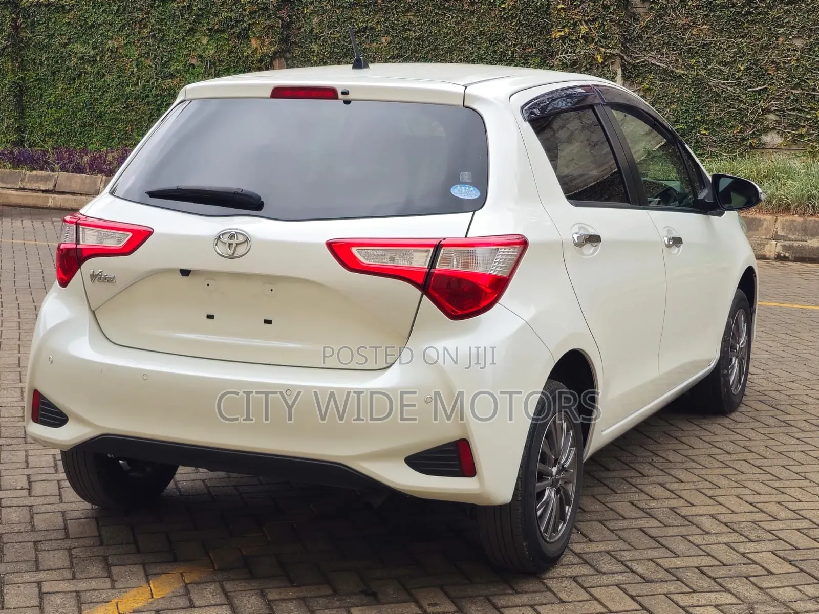 Toyota Vitz 1.3 FWD 5dr 2019 White
