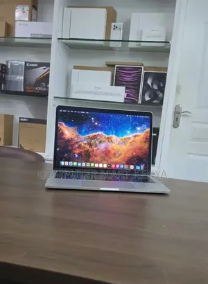 New Laptop Apple MacBook Pro 2019 16GB Intel Core i7 SSD 512GB