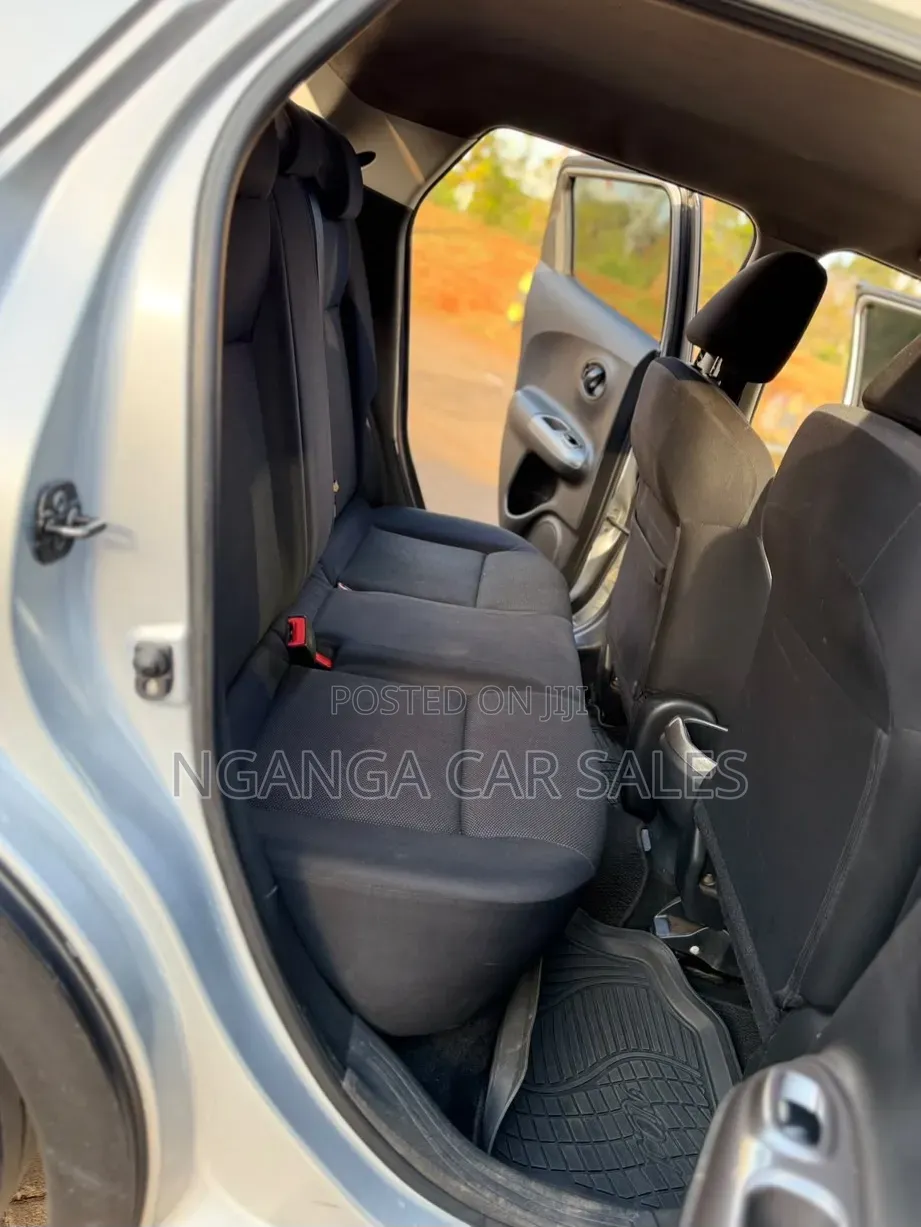 Nissan Juke 2011 Gray