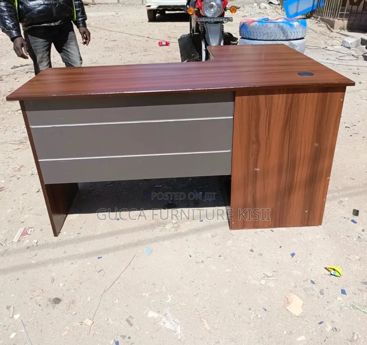 Imported 1.4m Curved Secretarial Task Desk