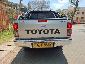 Toyota Hilux 2011