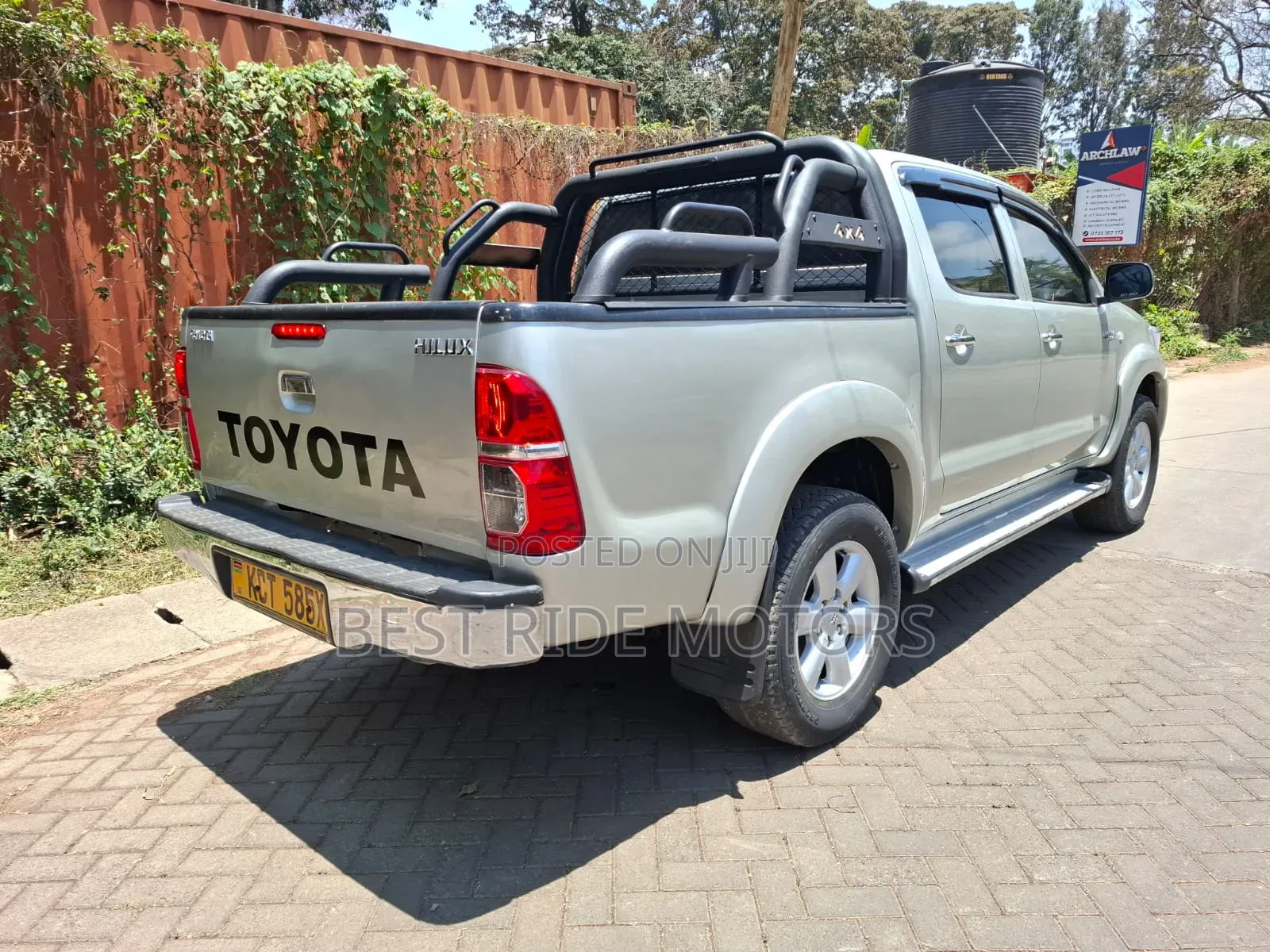 Toyota Hilux 2011