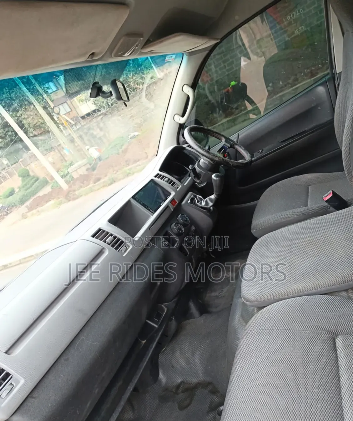 Toyota HiAce 2015 White