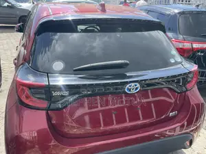 Toyota Yaris 1.5 Sedan L 2020 Red