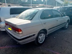 Nissan Sunny 2004 Silver