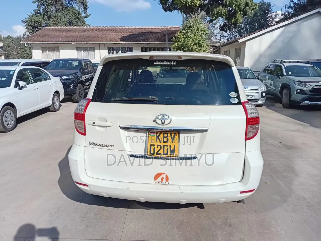 Toyota Vanguard 2008 White
