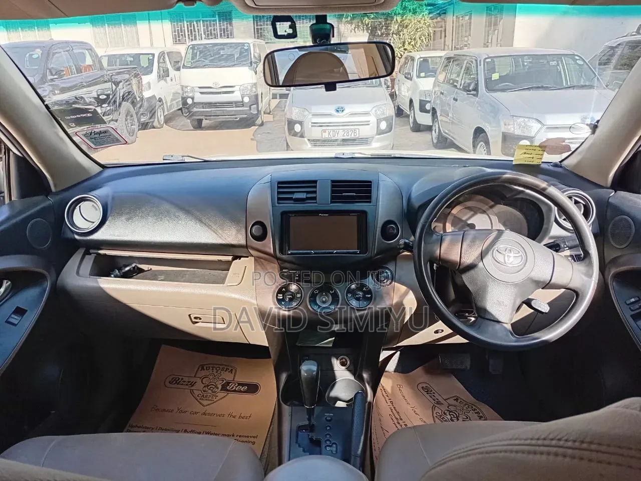 Toyota Vanguard 2008 White