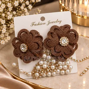 Elegant Black Flower Pearl Earrings – Classy Women’s Fashion Earrings