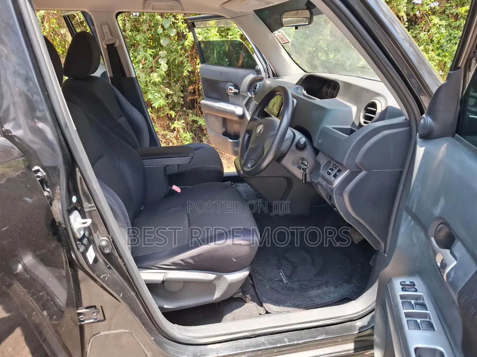 Toyota Corolla Rumion Hatchback 1.5 FWD 2011 Black