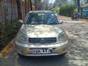Toyota RAV4 2004 Gold
