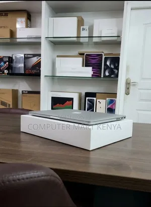 New Laptop Apple MacBook Pro 2019 16GB Intel Core i5 SSD 1T