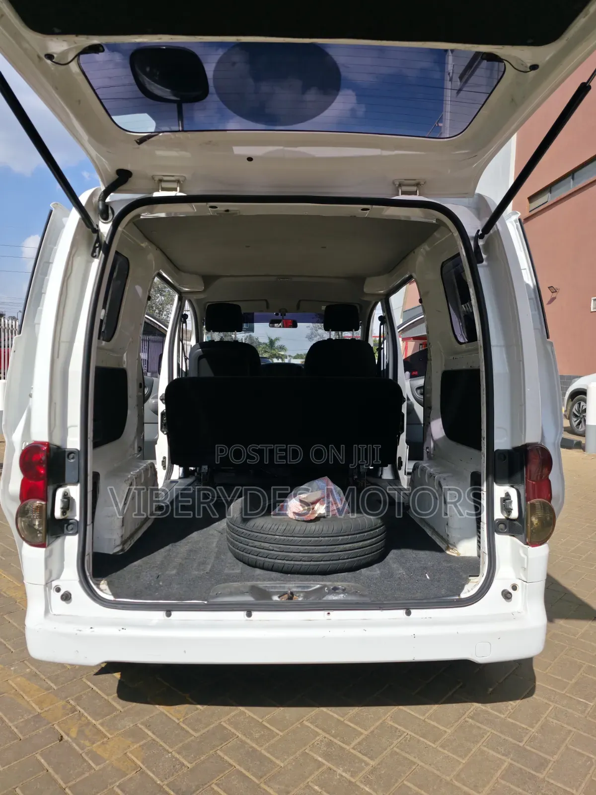 Nissan NV200 2015 White