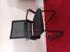 Black Modern Mesh Visitor Chair