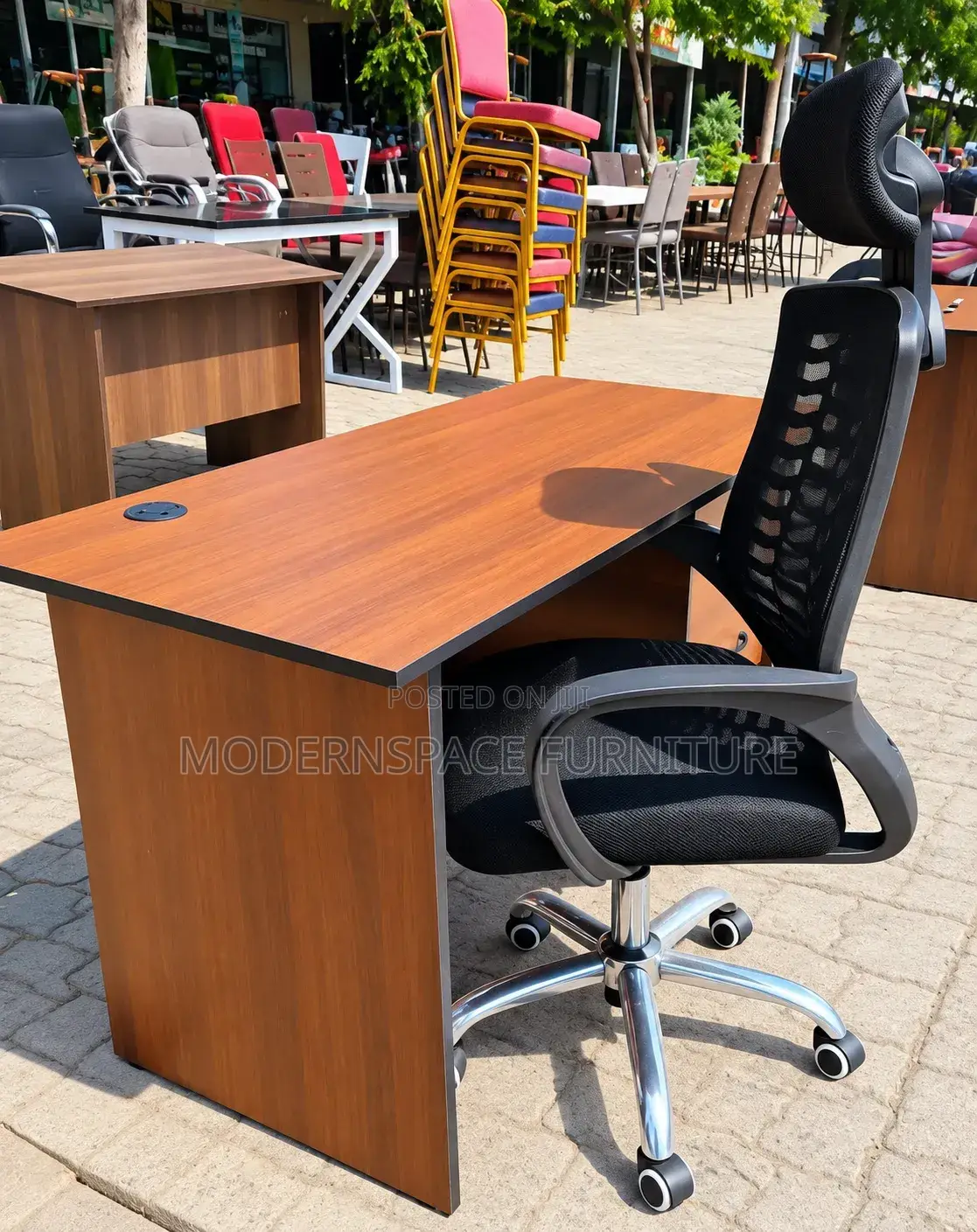 Modern Office Desk With Ergonomic Mesh Chair
