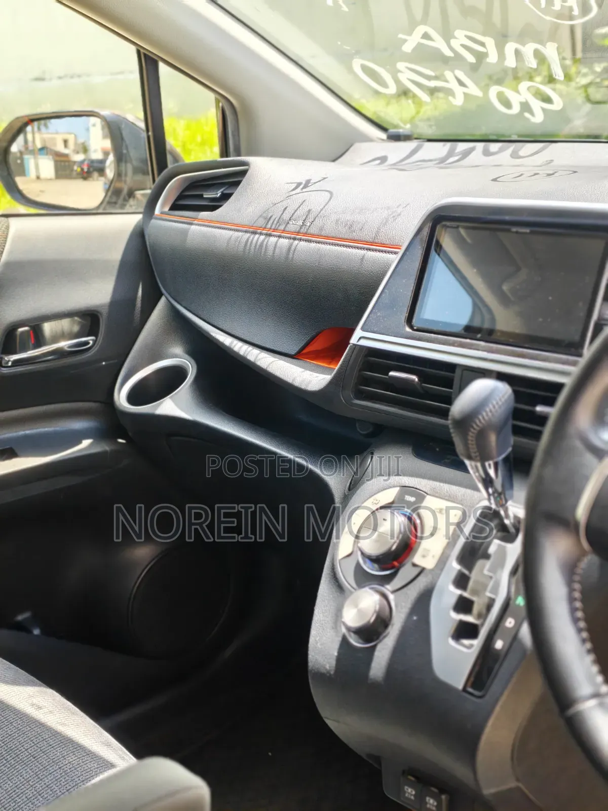 Toyota Sienta 2019 Brown