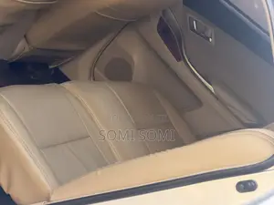 Toyota Premio 2015 Silver