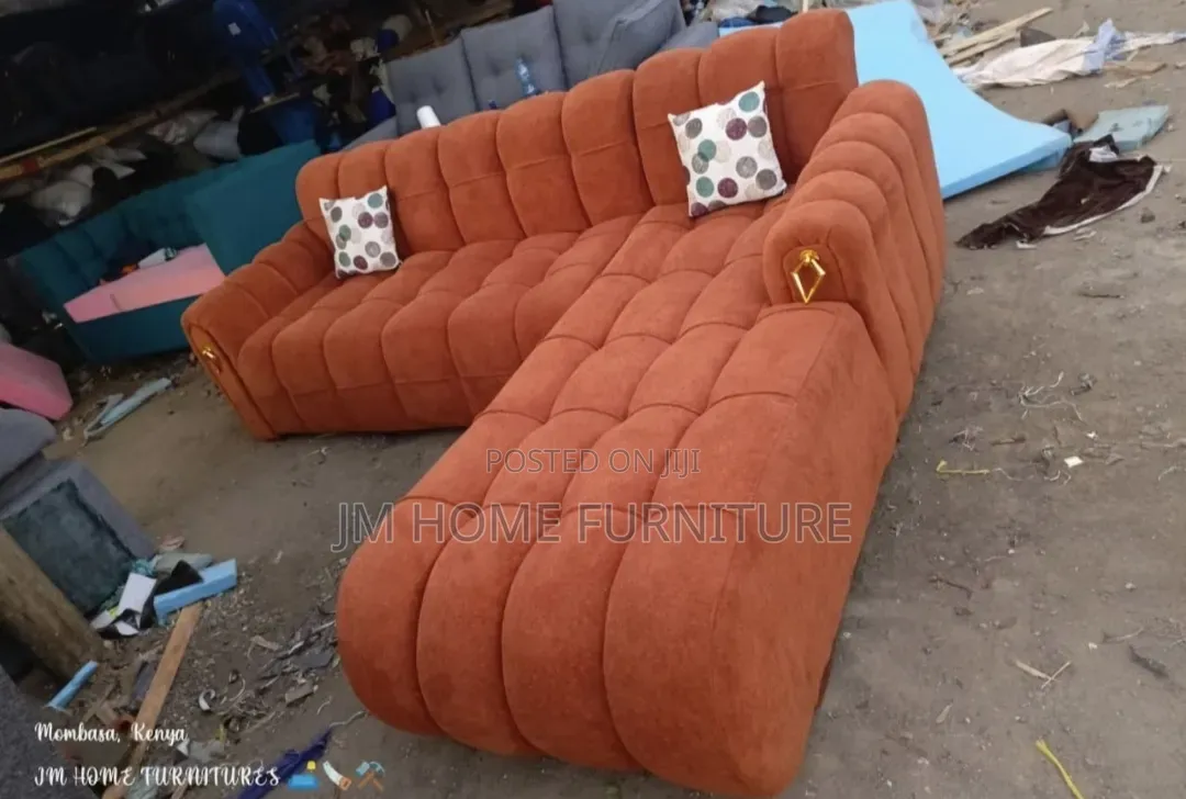 Bubble L Shaped Sofa 6 Seator and 2 Throw Pilos