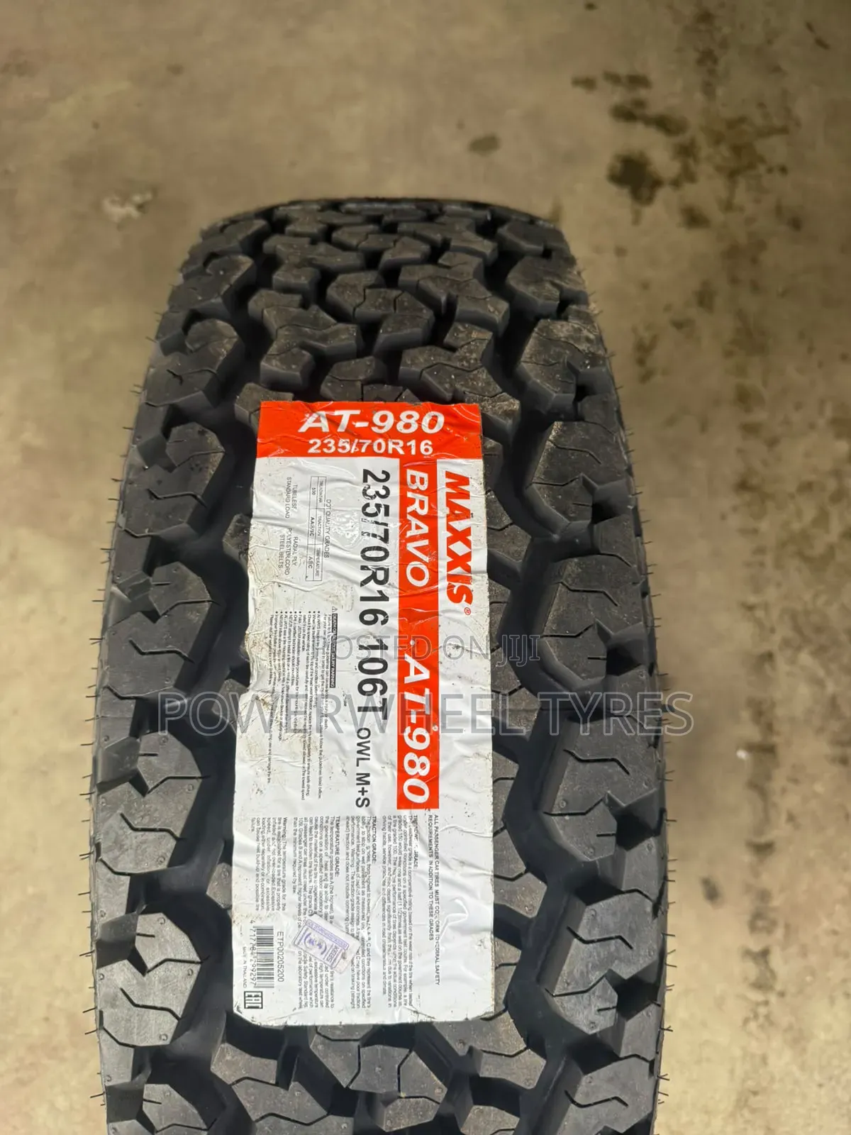 Maxxis 235/70r16