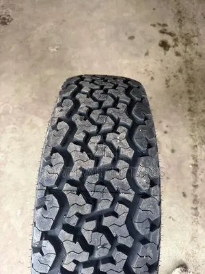 Maxxis 235/70r16