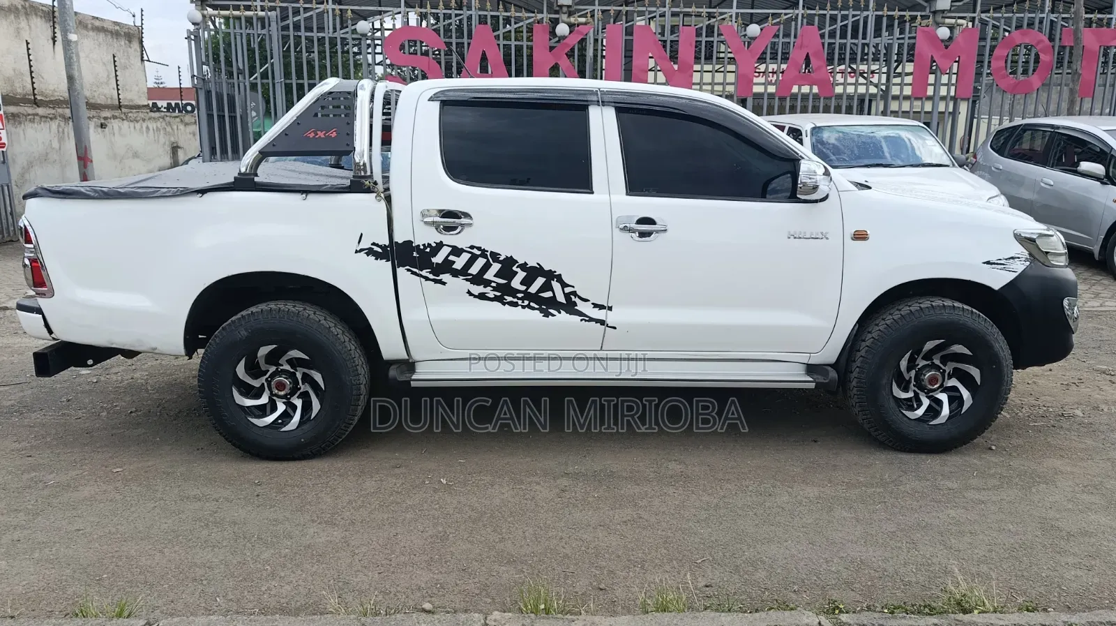 Toyota Hilux 2012 White