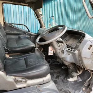 Mitsubishi Canter HD 4D32 2005 White