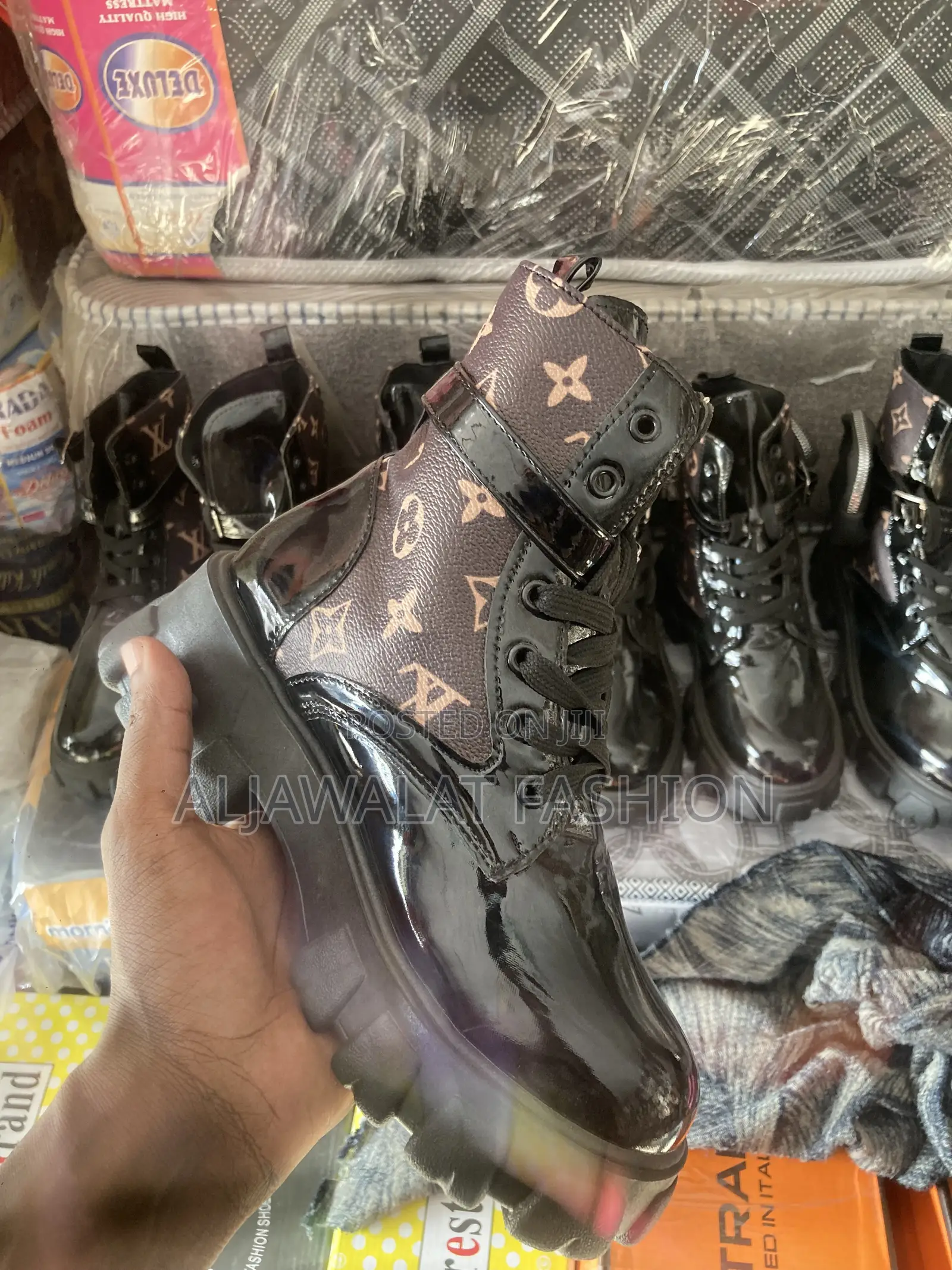 Ladies Boots Lace Up