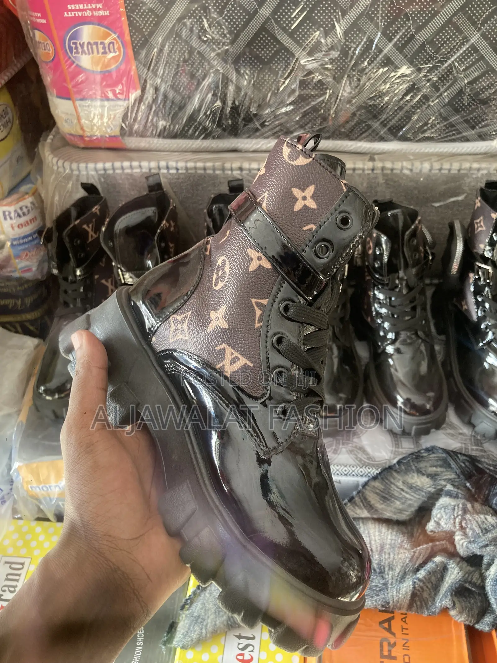 Ladies Boots Lace Up