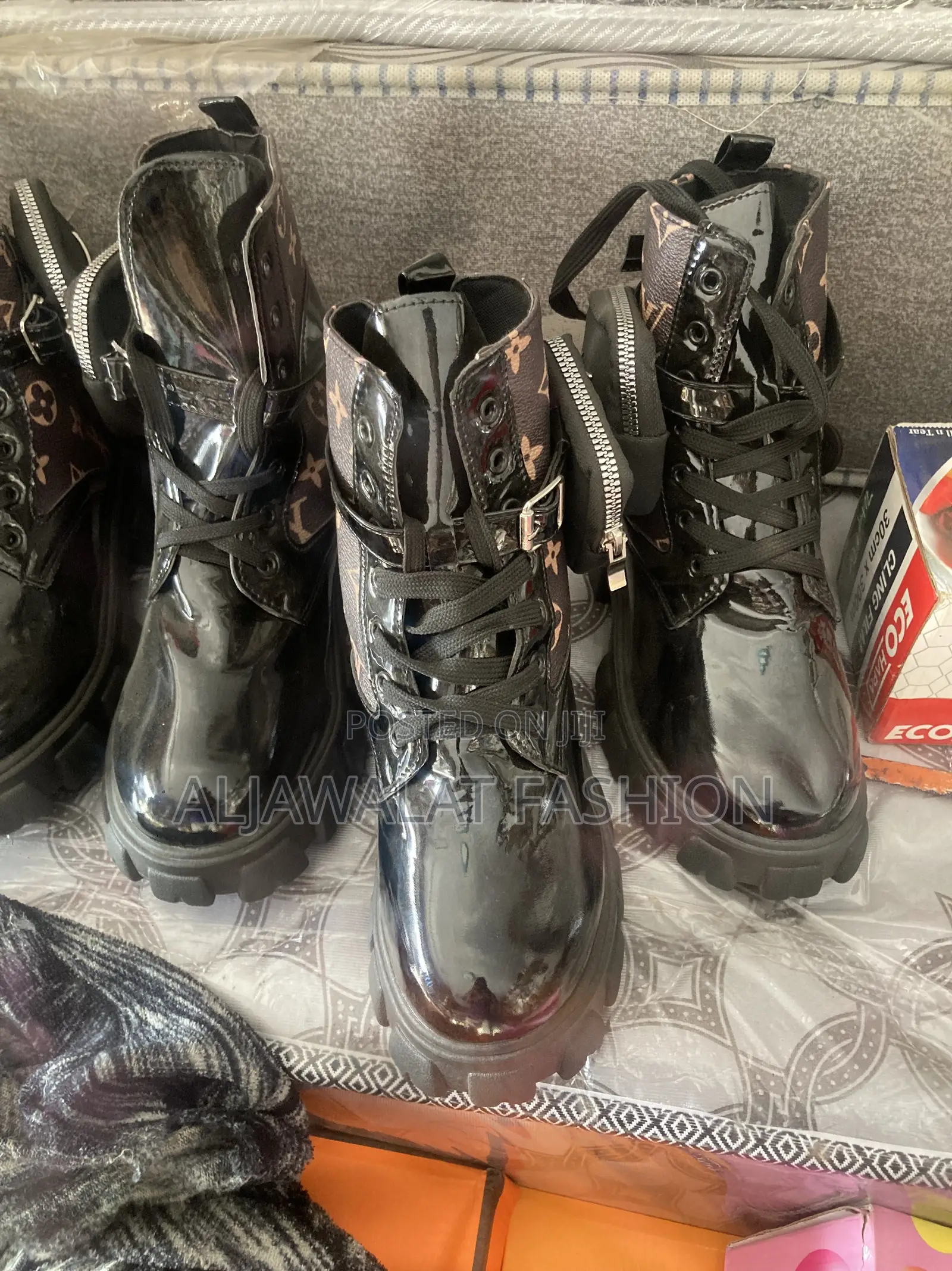 Ladies Boots Lace Up