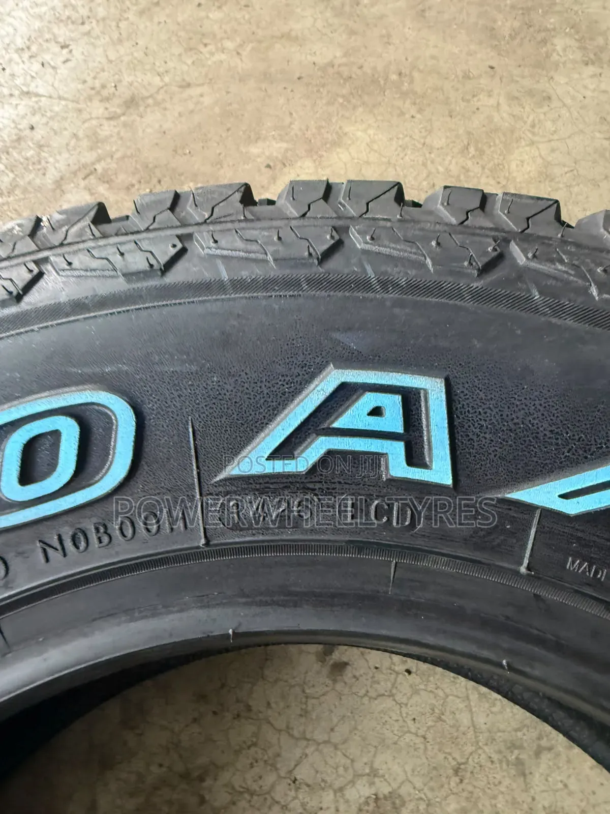 Maxxis 235/70r16